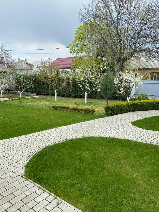 Hotel Экодом à Bilhorod-Dnistrovsʼkyy Extérieur photo