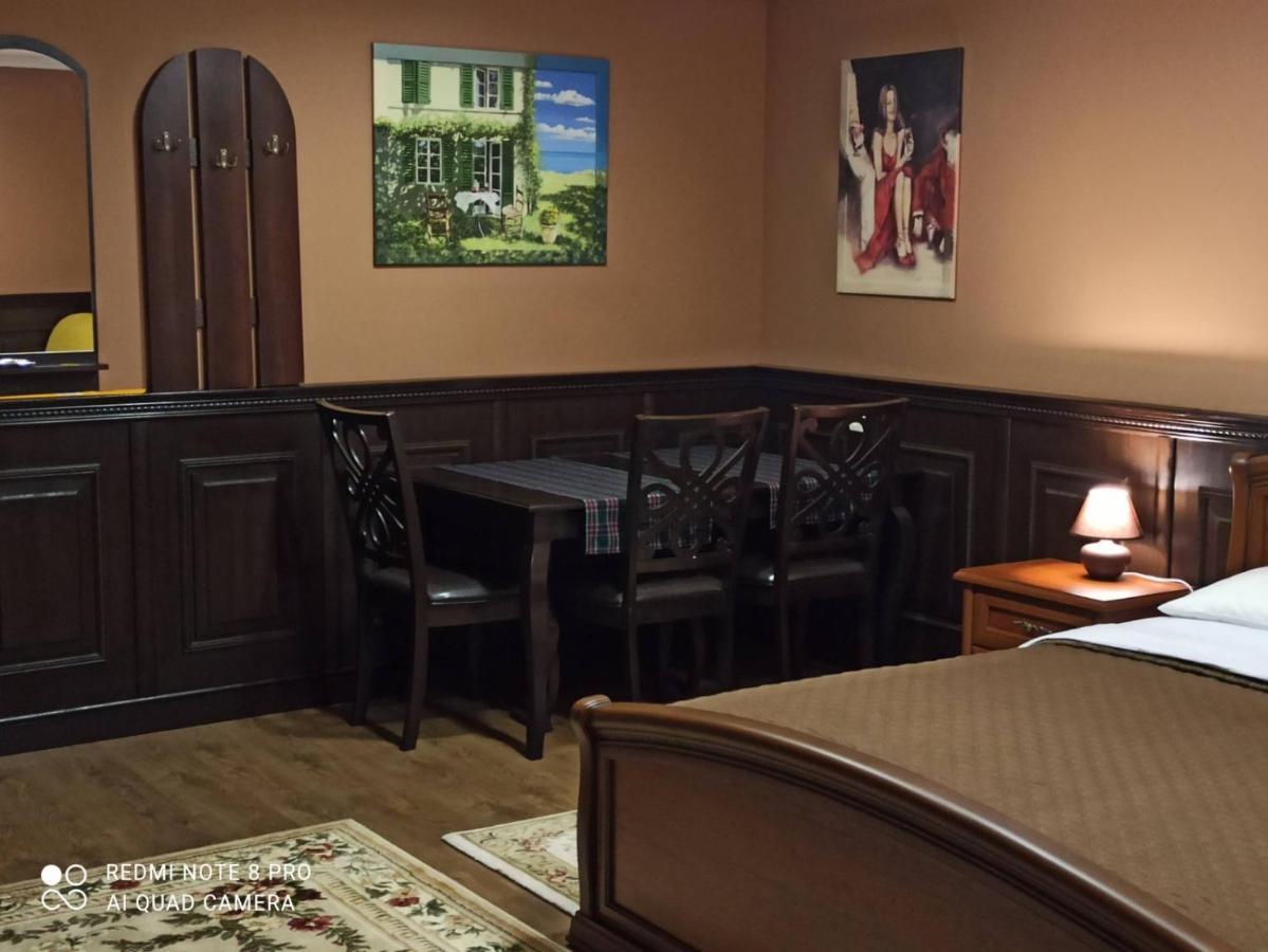 Hotel Экодом à Bilhorod-Dnistrovsʼkyy Extérieur photo
