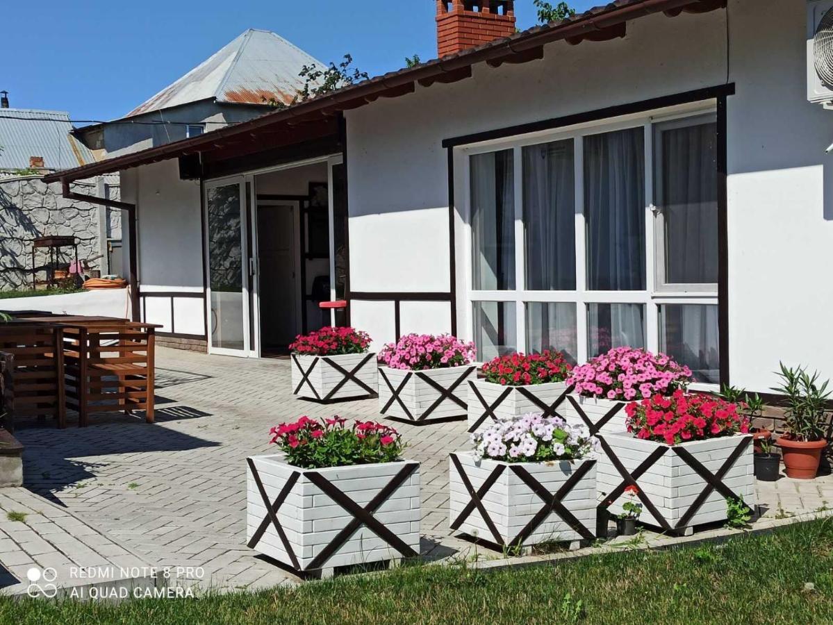 Hotel Экодом à Bilhorod-Dnistrovsʼkyy Extérieur photo