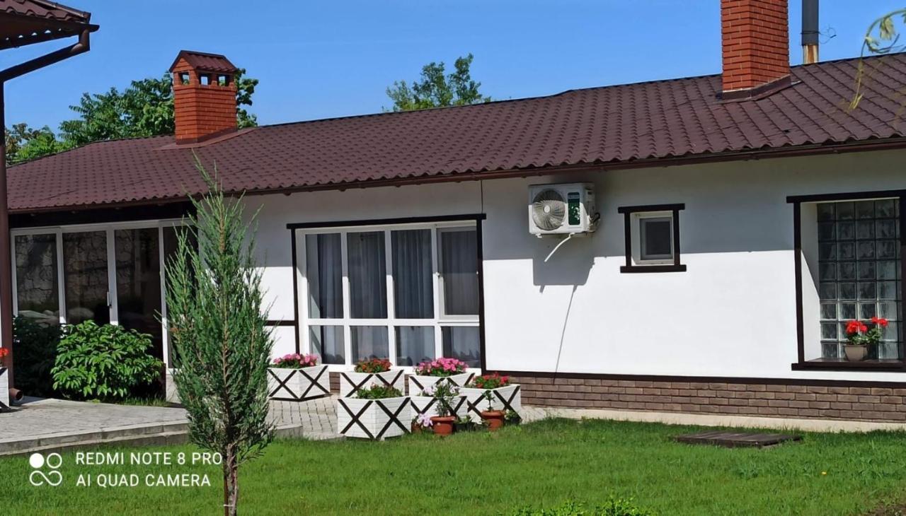 Hotel Экодом à Bilhorod-Dnistrovsʼkyy Extérieur photo